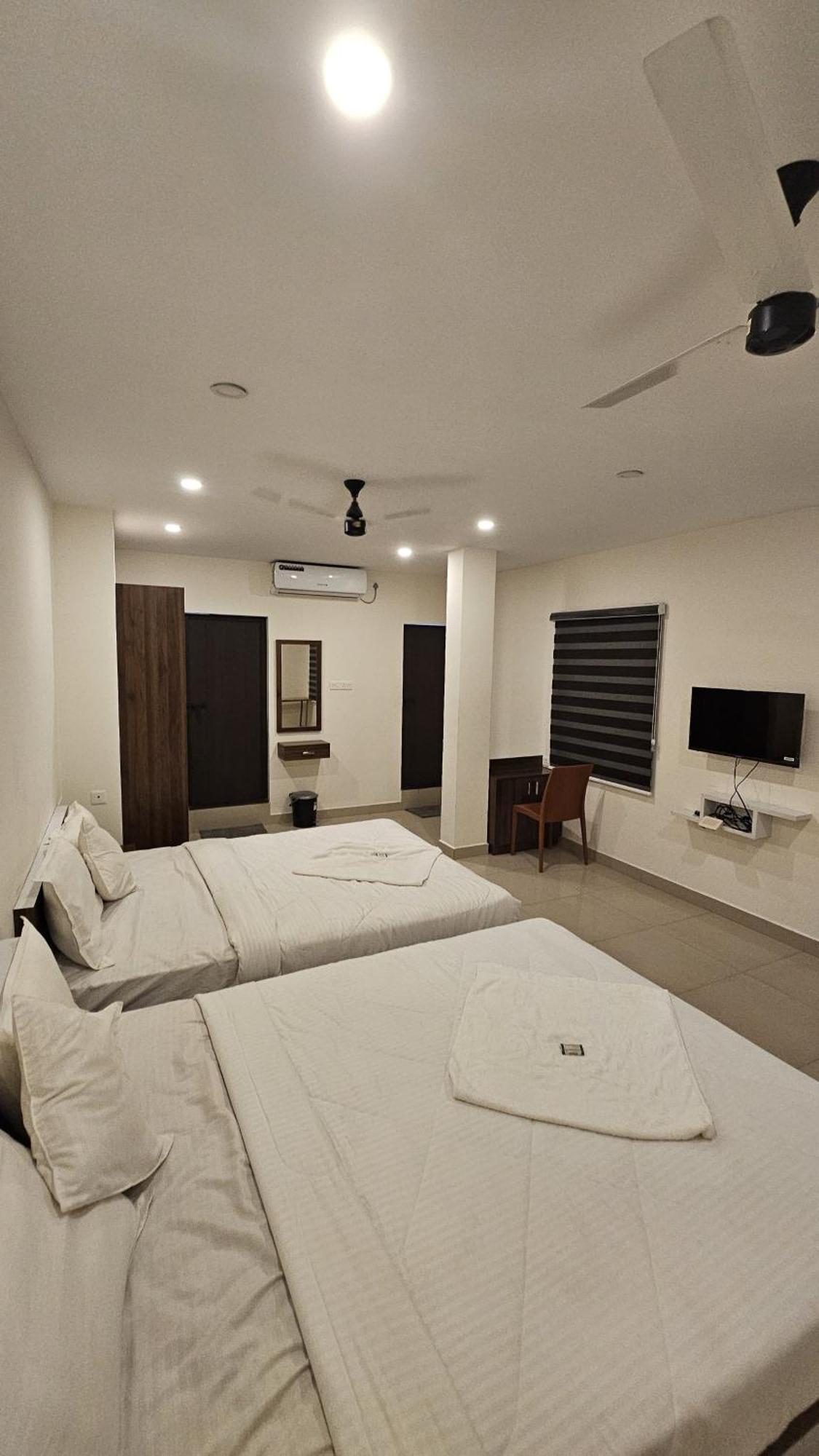 Heres Haut Residency Kochi Exterior foto